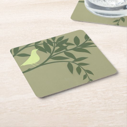 グリーンバードがグリーンブランチに止まる スクエアペーパーコースター (アングル)