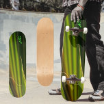 グリーンパームフロンズナチュラル抽象芸術 スケートボード<br><div class="desc">設計自然。写真で撮影された日光によって逆光で緑のヤシの葉は、自然に美しい抽象芸術スケートボードを作成した。JLW_PHOTOGRAPHYによるオリジナル植物写真。</div>