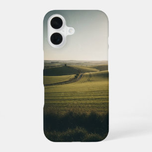 グリーンヒルのヴィンテージな田舎風景 iPhone 16ケース