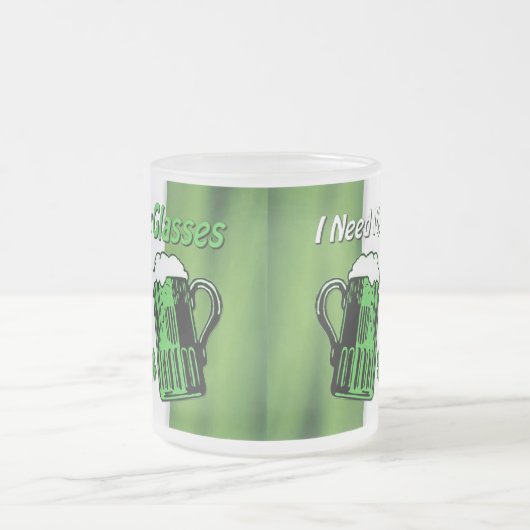 グリーンビールセントパトリックの日アイルランド国旗のマグカップ フロストグラスマグカップ (中央)