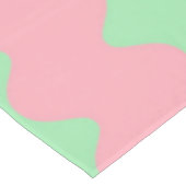 グリーンピンクの波状ストライプミニマリストダイニングアクセント テーブルクロス (アングル)