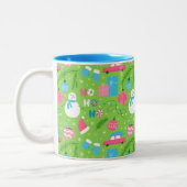 グリーンピンクブルー雪だるまオーナメントクリスマス ツートーンマグカップ (左)