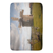 グリーンフィールドとホワイトクラウドとブルースカイの風車 バスマット (正面縦)