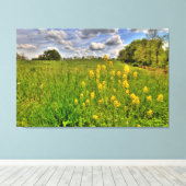 グリーンフィールドと曇り青空 キャンバスプリント (インサイチュ (ウッドフロア))