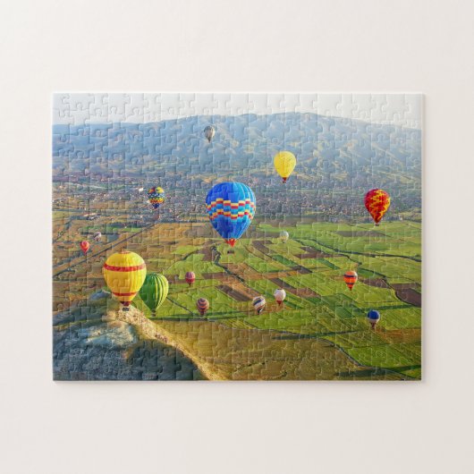 グリーンフィールドジグソーパズルの上の空気風船 ジグソーパズル (横)