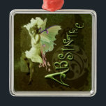 グリーンフェアリースプラッシュコラージュIII メタルオーナメント<br><div class="desc">アブサンのラ・フィー・ヴェルテ。女の子は冷たい下着ビクトリアンと緑の羽を着ている。</div>