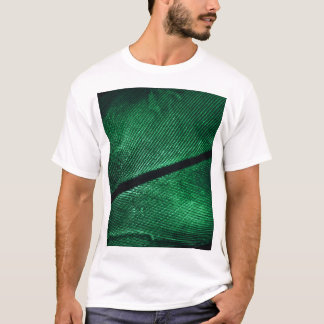 グリーンフェザー、美しいパターンテクスチャ。 Tシャツ