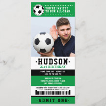 グリーンブラックサッカーチケット誕生日パーティー写真