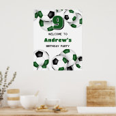 グリーンブラックサッカー少年少女の誕生日パーティー ポスター (キッチン)