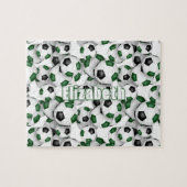 グリーンブラックチームカラーズガールズボーイズサッカー ジグソーパズル (横)