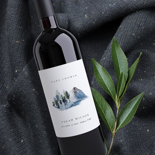 グリーンブルーの松林の山のベイビーシャワー ワインラベル
