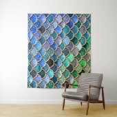 グリーンブルーシャイニーグラデーショングリッターマーメイドはかりで測 タペストリー (インサイチュ)