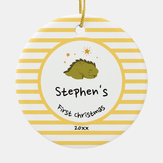 グリーンベビーディノ |初めてのクリスマス黄ストライプ色 セラミックオーナメント (正面)