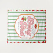 グリーンベリーファーストストロベリー誕生日背景 タペストリー (正面(横))