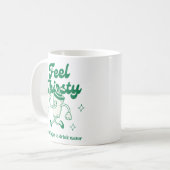 グリーンベージュかわいいおもしろい文字イラストレーション コーヒーマグカップ (正面左)