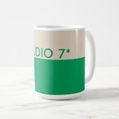 グリーンベージュ – ナチュラルシリーズ コーヒーマグカップ (正面右)