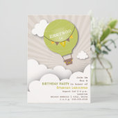 グリーンホットエアバルーン&クラウドキッズ誕生日 招待状 (スタンド正面)