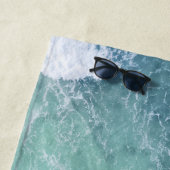 グリーンホワイトレースビーチ砂と海岸 ビーチタオル (インサイチュ)