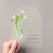 グリーンボウ彼女が結んでいるノットアーチブライダルシャワー アクリル招待状 (インサイチュ (ポータブル))