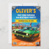 グリーンマッスルカー付きレースカー誕生日パーティー 招待状 (正面)