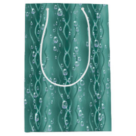 グリーンメタル上の雨滴 ミディアムペーパーバッグ