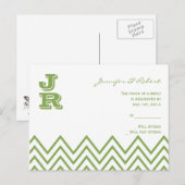 グリーンモダンシェブロンウェディングRSVP インビテーションポストカード (正面/裏面)