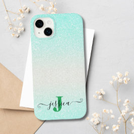 グリーンモダンシルバーグラデーショングリッターモノグラムの Case-Mate iPhone 14 PLUSケース