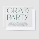 グリーンモダンタイポグラフィ卒業パーティー ベラム紙招待状 (オフセット)