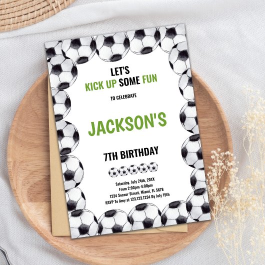 グリーンモダンフィールドスポーツテーマ子供へ 招待状