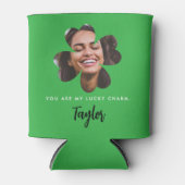 グリーンモダンラッキーシャムロック四葉クローバー写真 缶クーラー (正面)