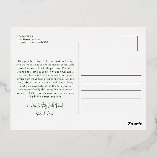 グリーンモダンレタリングファイブフォトメリークリスマス 箔シーズンポストカード (裏面)