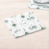 グリーンモノグラムバウブルクリスマスオーナメントパターン スクエアペーパーコースター (アングル)