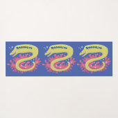 グリーンモレイウナギおもしろいアニメイラストレーション ヨガマット (裏面(横))