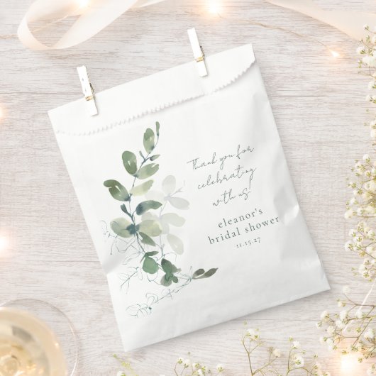 グリーンユーカリカスタムブライダルシャワーサンキュー フェイバーバッグ (クリップ留めされた状態)