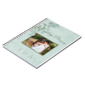 グリーンユーカリプトゥス葉の写真ウェディングプランナー ノートブック (左側)