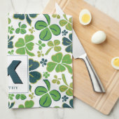 グリーンラッキーシャムロッククローバーパターモノグラムのン キッチンタオル (四つ折り)