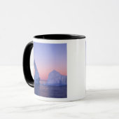 グリーンランド、日没時の氷山 マグカップ (正面左)