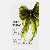 グリーンリボンのウェルカムサイン She's Tying The Knot アクリルサイン (傾斜)