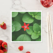 グリーンリーフとレッドフラワーデザイン スタンダードランチョンナプキン (インサイチュ)