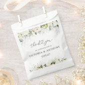 グリーンリーホワイトローゼスブライダルシャワーフリットバッグ フェイバーバッグ (クリップ留めされた状態)