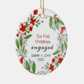 グリーンリーレッドリース初めてのクリスマスカスタム婚約した セラミックオーナメント (右)
