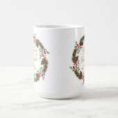 グリーンレッドパインコーン金ゴールドスクリプトクリスマスリース コーヒーマグカップ (中央)