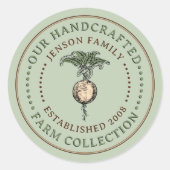 グリーンロゴにラベルのカブを生産するファミリーファーム ラウンドシール (正面)