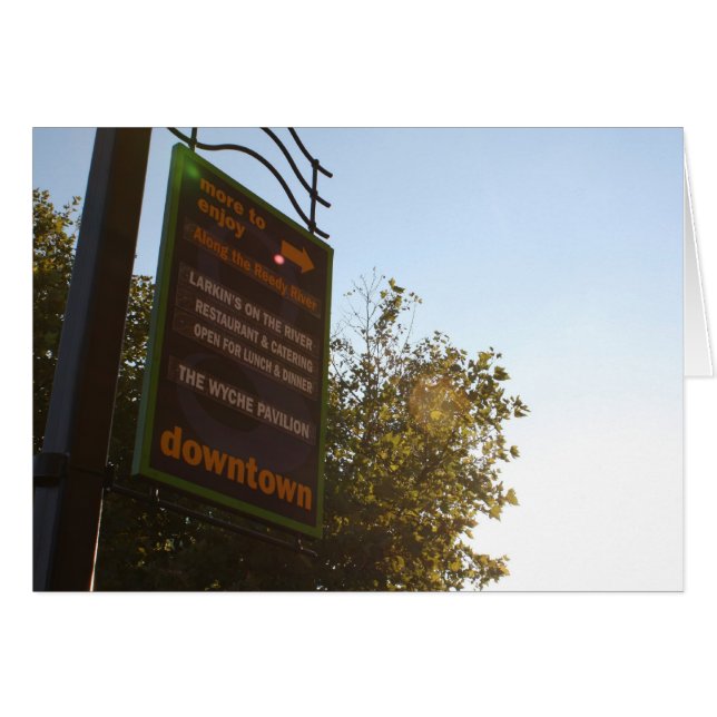 グリーンヴィル都心の衰退の日曜日 (正面横)