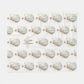 グリーンヴィンテージ熱気球モノグラム フリースブランケット (正面(横))