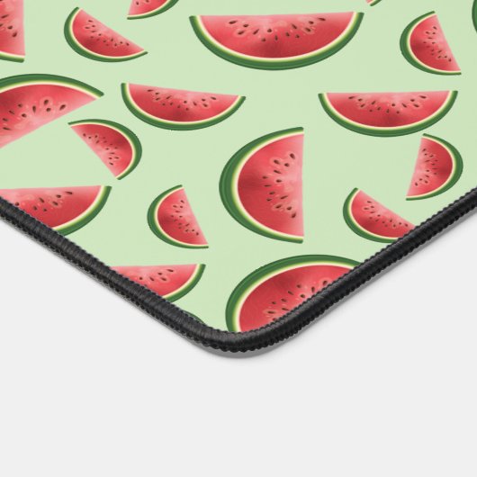 グリーン上のスイカ果実模様名前をカスタムする デスクマット (コーナー)