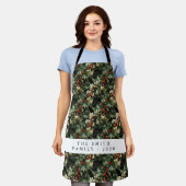 グリーン伝統的ホリーホリデイ エプロン (着用した状態)
