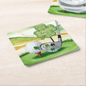 グリーン国旗を持つゴルファーのための聖パトリックの日 スクエアペーパーコースター (アングル)