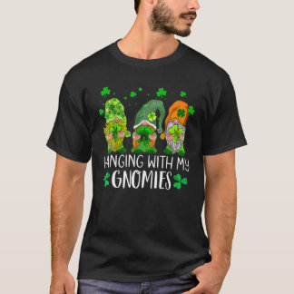 グリーン格言ぶら下がったSt patricks dayと私のGnomi Tシャツ