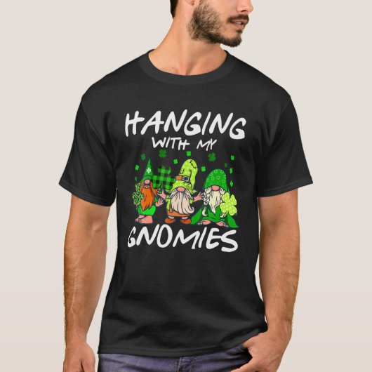 グリーン格言ぶら下がったSt patricks dayと私のGnomi Tシャツ (正面)